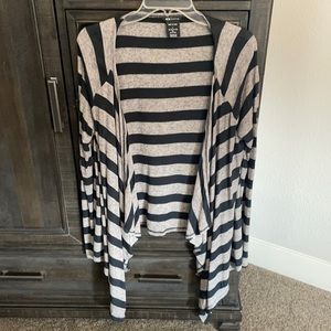 New Oakley Women’s light throw over wrap